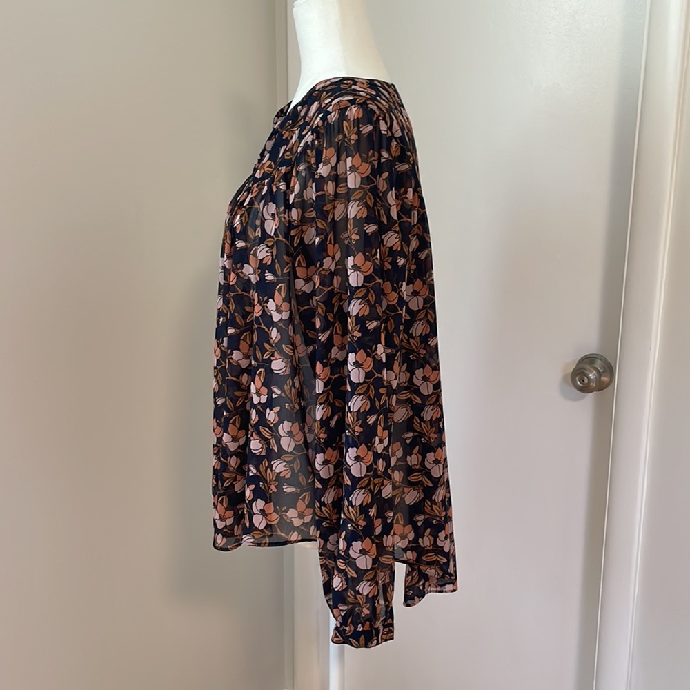 LOFT Floral Blouse (Size Small) - Picture 3 of 6